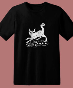 Magic Cat On Skulls 80s T Shirt