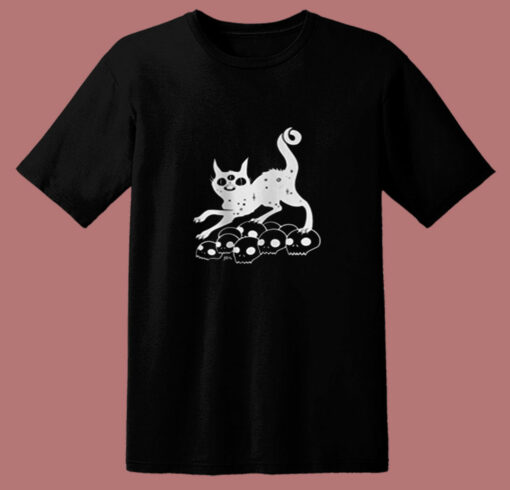 Magic Cat On Skulls 80s T Shirt