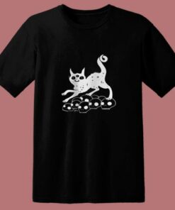 Magic Cat On Skulls 80s T Shirt