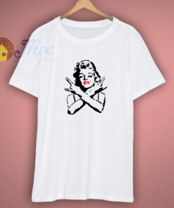 Marilyn Monroe Throwing Signs T Shirt 1