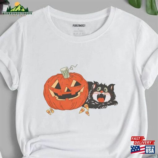 Black Cat Scared By Carved Pumpkin’s Evil Smile T-Shirt Halloween Sweatshirt Unisex Hoodie