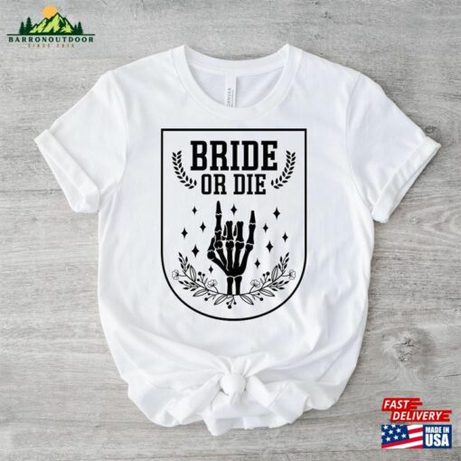 Bride Or Die Halloween Shirt Retro Spooky Bachelorette Skeleton Hoodie Unisex