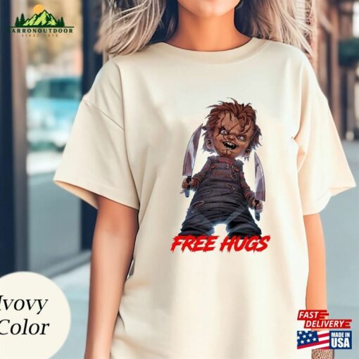 Chucky Free Hugs Childs Play Horror Movie Fan Comfort Colors Shirt Funny Halloween Spooky Vibes Classic Hoodie