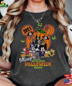 Comfort Colors® Family Halloween Shirts Mickey And Minnie Magic Kingdom Sweatshirt T-Shirt