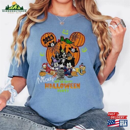 Comfort Colors® Family Halloween Shirts Mickey And Minnie Magic Kingdom Sweatshirt T-Shirt