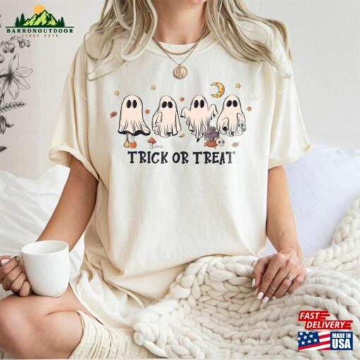 Comfort Colors® Ghost Trick Of Treat Shirt Ghosts Halloween Crescent Moon T-Shirt Hoodie