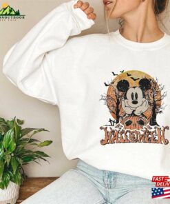 Comfort Colors® Mickey Halloween Sweatshirt Disneyworld Disney T-Shirt Hoodie