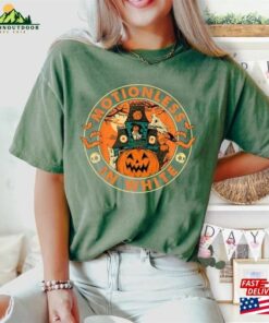Comfort Colors® Motionless In White Shirt Pumpkin Halloween Sweatshirt T-Shirt