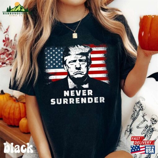 Comfort Colors® Trump Mugshot 2023 Shirt Never Surrender Sweatshirt T-Shirt