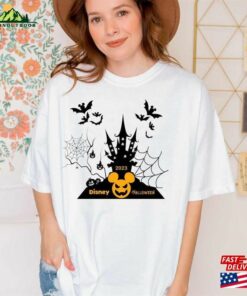 Comfort Colors Love Halloween Shirt Funny Tee Castle 2023 Unisex Hoodie