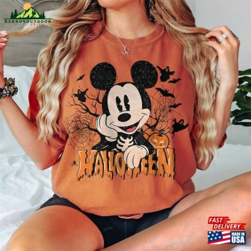 Comfort Colors Vintage Mickey Halloween Shirt Retro Disney Disneyland Hoodie Unisex