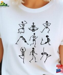 Dancing Skeletons Retro Halloween Crewneck Sarcastic Skeleton T-Shirt Vintage Fall Tee Sweatshirt Dancing Skeletons Retro Halloween Crewneck Sarcastic Skeleton T-Shirt Vintage Fall Tee Sweatshirt