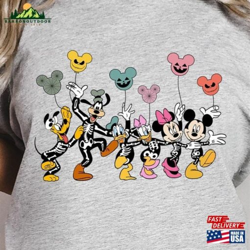 Disney 2023 Halloween T Shirt Mickey Minnie Sweatshirt T-Shirt