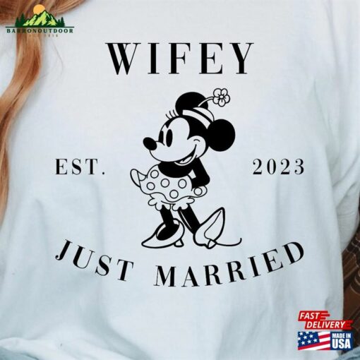 Disney 2023 Hubby Wifey Matching Shirt Sweatshirt Classic