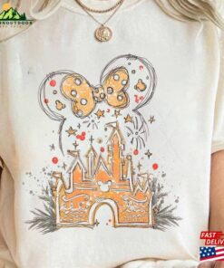 Disneyland Castle Gingerbread Christmas Shirt Minnie Sweatshirt Shirts Mickey’s Very Merry Xmas 2023 Classic T-Shirt
