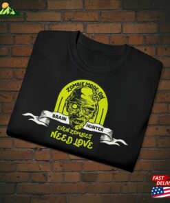 Even Zombies Need Love Funny Halloween T Shirt 2023 Happy Sweatshirt Classic 4