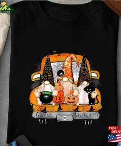 Gnome Witch Halloween Pumpkin Autumn Fall Holiday 2023 T-Shirt Sweatshirt