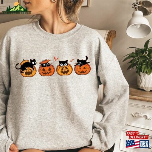 Halloween Black Cat Sweatshirt Pumpkin Shirt Sweater Classic T-Shirt