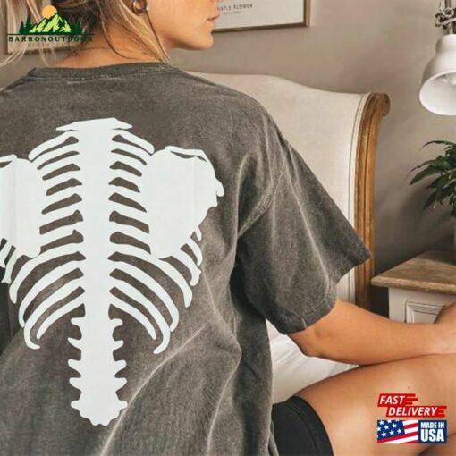 Halloween Bone Shirt Vintage Retro Sweatshirt Unisex