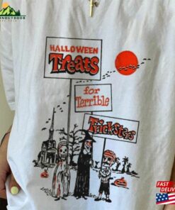 Halloween Treats Shirt 2023 Happy Retro Spooky Season Unisex Classic