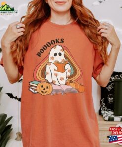 Ghost Halloween Shirt For Book Lovers Vintage Style T-Shirt Colorful Graphic Tee Hoodie