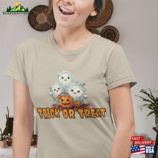 Ghost Trick Or Treat Halloween Shirt Classic T-Shirt