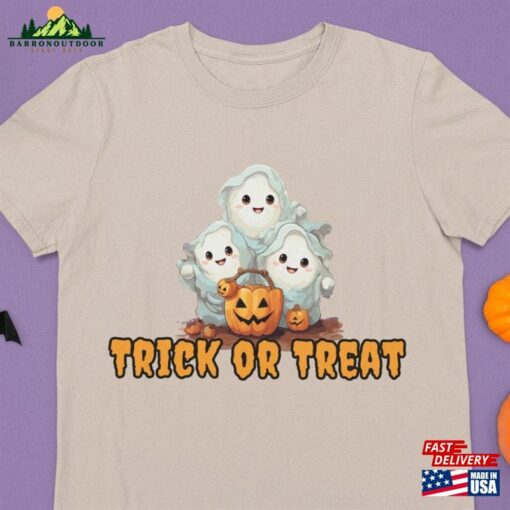 Ghost Trick Or Treat Halloween Shirt Classic T-Shirt