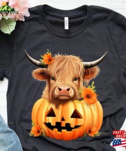 Highland Cow In Pumpkin Shirt Halloween Shirts Cute And Pumpkins Fall T-Shirt Party Classic Sweatshirt