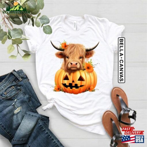 Highland Cow In Pumpkin Shirt Halloween Shirts Cute And Pumpkins Fall T-Shirt Party Classic Sweatshirt