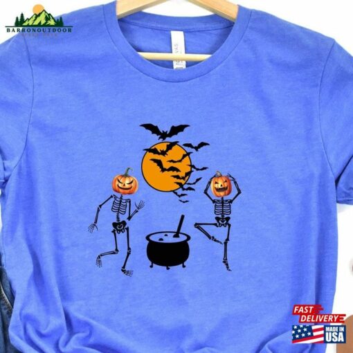 Hippie Ghouls Dancing Skeleton Tee Retro Halloween Crewneck T-Shirt Vintage Fall Classic