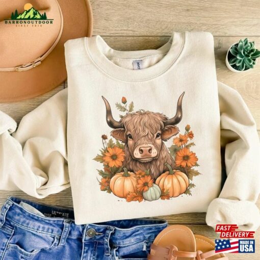 Howdy Fall Cow Sweatshirt Pumpkin Sweater Western Shirt Classic T-Shirt