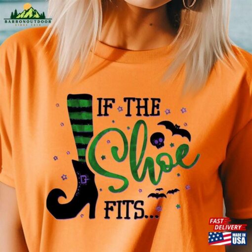 If The Shoe Fits Halloween Funny Witch T-Shirt Witchy Shirt Crewneck Sweatshirt