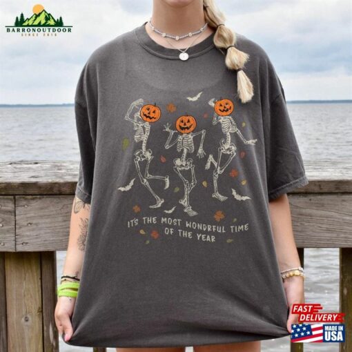 Its The Most Wondrful Time Comfort Shirt Dancing Skeleton Halloween Pumpkin Unisex T-Shirt