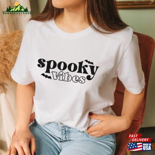 Mesmerizingly Mysterious’spooky Vibes Halloween Sweatshirt Classic