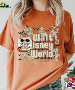 Mickey And Friends Pluto Goofy Walt Disney World Team Costume Mummy Comfort Colors Halloween T-Shirt Classic Sweatshirt Mickey And Friends Pluto Goofy Walt Disney World Team Costume Mummy Comfort Colors Halloween T-Shirt Classic Sweatshirt