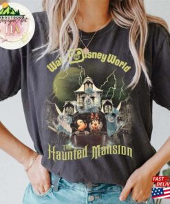 Mickey Minnie The Haunted Mansion Shirt Disney Halloween Hitchhiking Ghosts Trip 2023 T-Shirt Classic