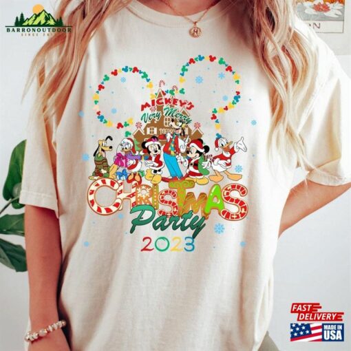 Mickey’s Very Merry Christmas Party 2023 Shirt Disney Family Matching T-Shirt Hoodie