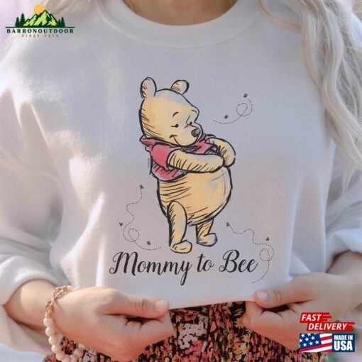 Mommy To Bee Sweatshirt Pregnancy Reveal Disney Pooh T-Shirt Classic