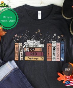 Music Albums As Books T-Shirt Shirt Gift For 2023 Concert Lover Fan Merch Sweatshirt