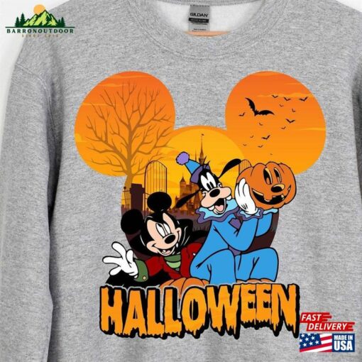 Personalized Disney Halloween Shirt 2023 Goofy And Mickey Costum Spooky Dracula Classic T-Shirt