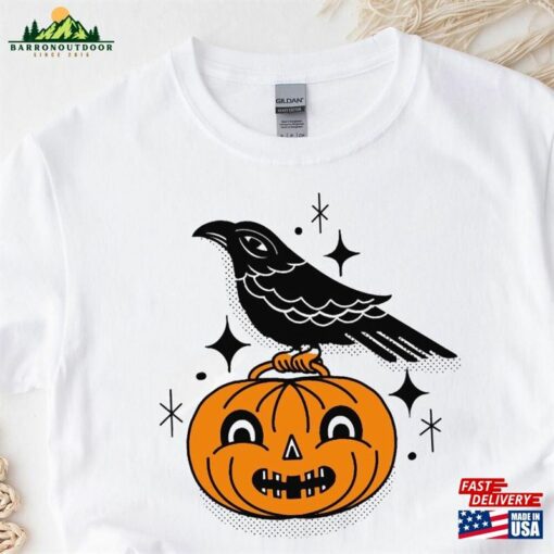 Raven Pumpkin Shirt Vintage Halloween Aesthetic Spooky Crow Tee Hoodie T-Shirt