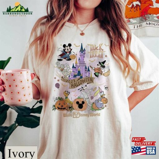 Retro Disney Halloween 2023 Trick Or Treat Comfort Colors Tee Walt World Magic Kingdom Matching Party Classic Sweatshirt