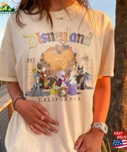 Retro Disneyland Halloween Mickey And Friends Shirt Disney Party 2023 Trip Hoodie T-Shirt