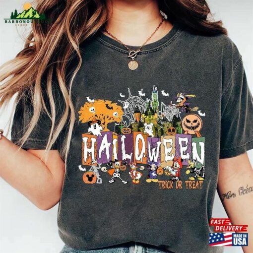 Retro Halloween 2023 Trick Or Treat Funny Mouse And Friend Party Shirt Spooky Season Tee Classic Hoodie