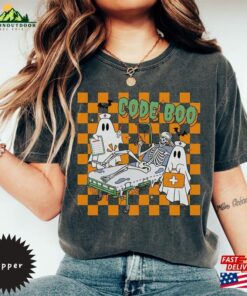 Retro Halloween Nurse Shirt T-Shirt Er Sweatshirt Classic