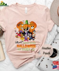 Retro Mickey And Friends Disneyworld Est 1971 T-Shirt Shirt 2023 Family Vacation Tee Classic