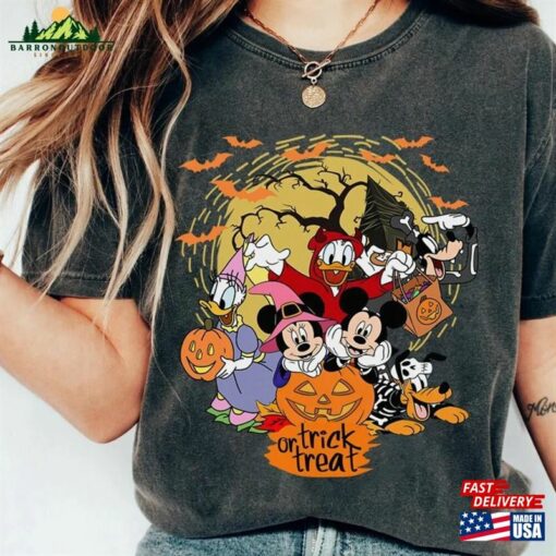 Retro Mickey Halloween 2023 Trick Or Treat Comfort Colors Shirt Classic Hoodie