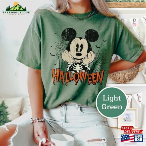 Retro Mickey Halloween Comfort Color Shirt Disneyland 2023 Sweatshirt T-Shirt