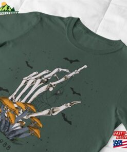 Retro Skeleton Tee Spooky Season Halloween Classic Sweatshirt