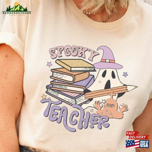 Retro Spooky Teacher Shirt Halloween Fall For Teachers Unisex T-Shirt